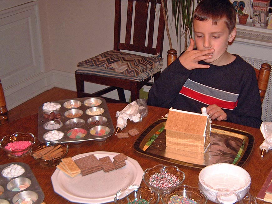 Graham cracker gingerbread houses