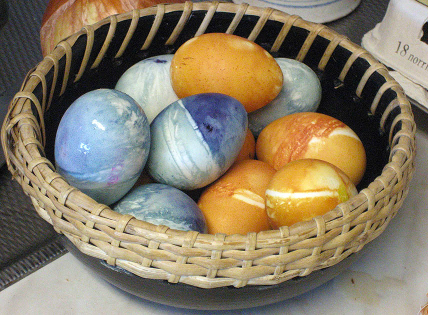 Eggs dyed with onion skins and blueberries